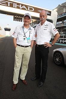 Dr. Joachim Schmidt, Vertriebschef Mercedes-Benz und Dr. Dieter Zetsche, Vorstandsvorsitzender der Daimler AG, stehen hinter dem Formel-1-Projekt des Unternehmens. Foto: L. Gorys/Auto-Reporter.NET 